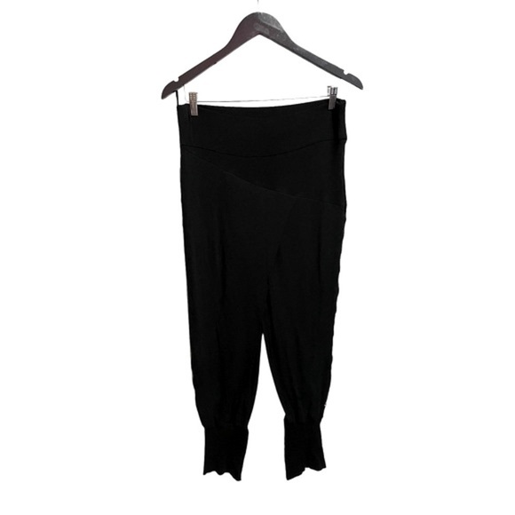 SWEATY Betty Cross Over Capri Joggers - Picture 1 of 6